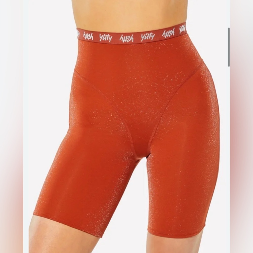 Spotlight Shaping High Waist Short in Shimmered Baddest Brown